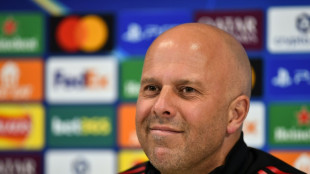 Liverpool precisa de atua&ccedil;&atilde;o 'excepcional' para passar pelo PSG na Champions, diz Slot