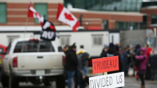Contestation au Canada: Trudeau sous pression, état d'urgence en Ontario