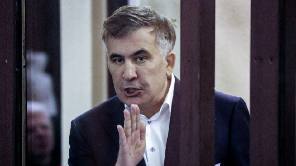 El expresidente de Georgia encarcelado corre el riesgo de morir, seg&uacute;n los m&eacute;dicos