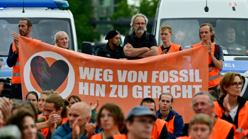 Geldstrafe für Klimaaktivistin wegen Anmalens von Reiterstandbild in Hannover