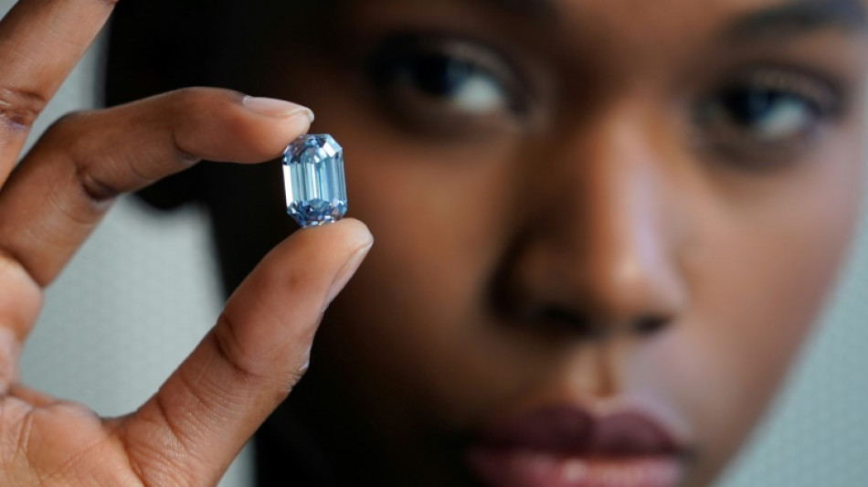 Sotheby's subastar&aacute; un diamante azul de 48 millones de d&oacute;lares en Hong Kong