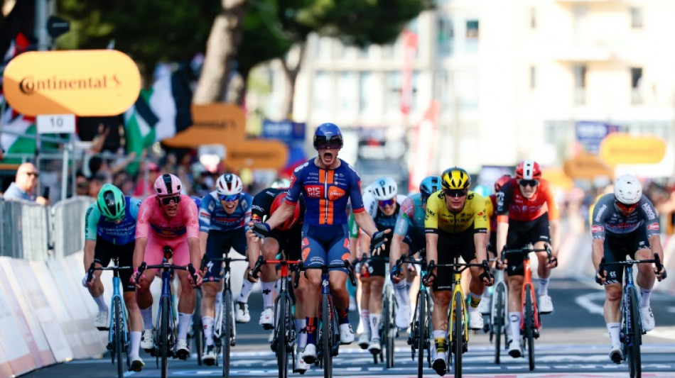 Tour d'Italie: le "gentil" Casper van Uden montre les dents &agrave; Lecce
