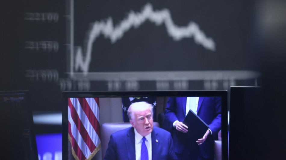 Trump balaie la riposte douani&egrave;re de P&eacute;kin et la d&eacute;b&acirc;cle des march&eacute;s