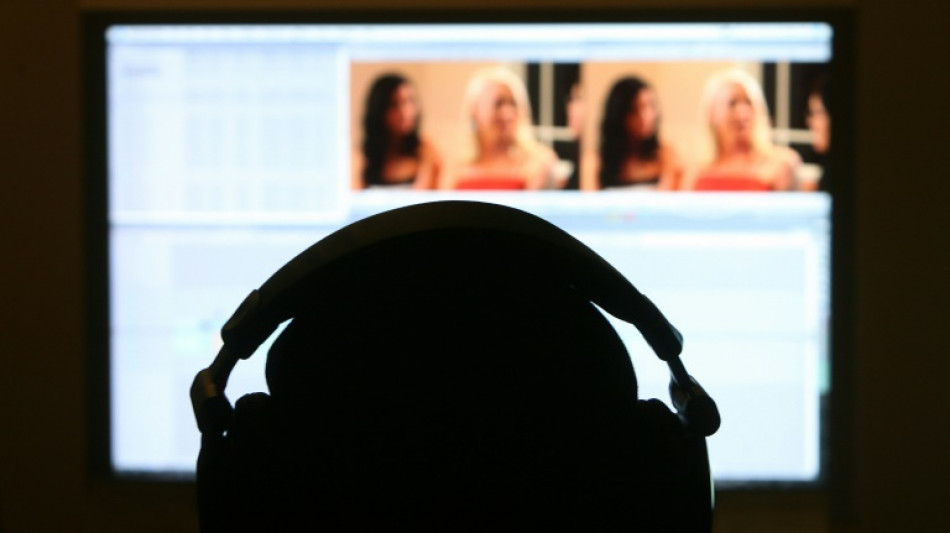Plateforme porno "French Bukkake": une plaignante assure &agrave; l'AFP avoir "&eacute;t&eacute; tortur&eacute;e"