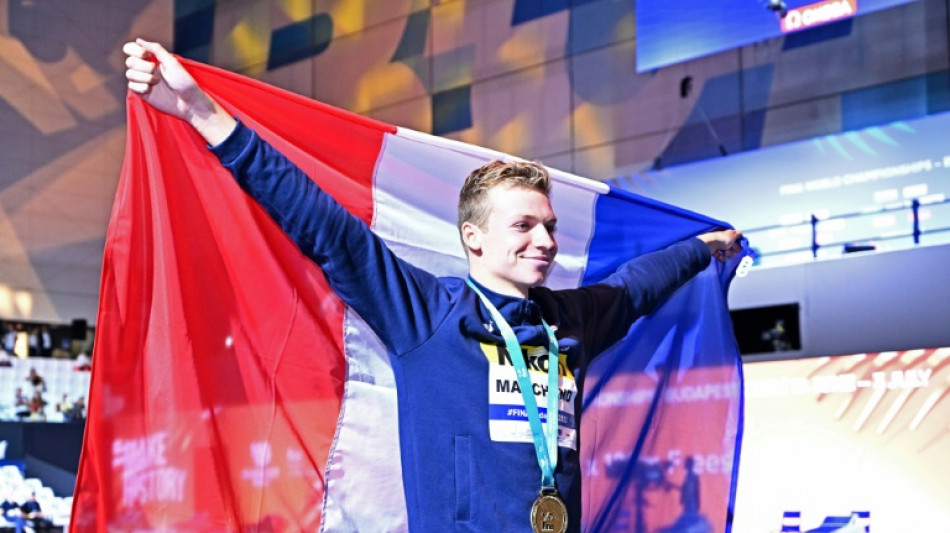 Natation: premier titre mondial pour Léon Marchand, à la poursuite de Phelps