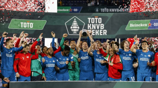 PSV vence Ajax nos pênaltis e é bicampeão da Copa da Holanda