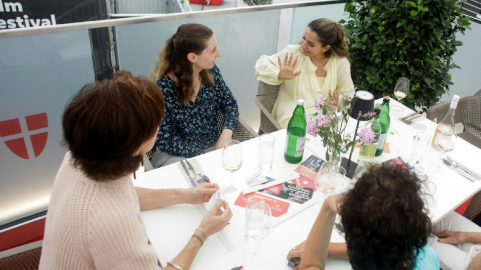 Cenar con desconocidos: una iniciativa en Austria para combatir la polarización