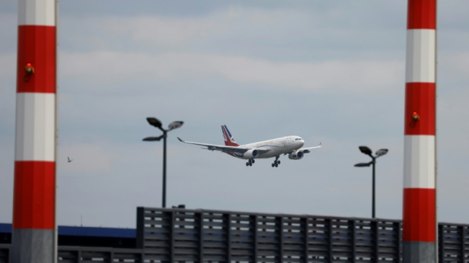 Britischer K&ouml;nig Charles III. und Ehefrau Camilla in Berlin gelandet