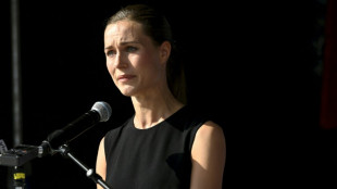 Au bord des larmes, la Premi&egrave;re ministre finlandaise d&eacute;fend ses f&ecirc;tes controvers&eacute;es
