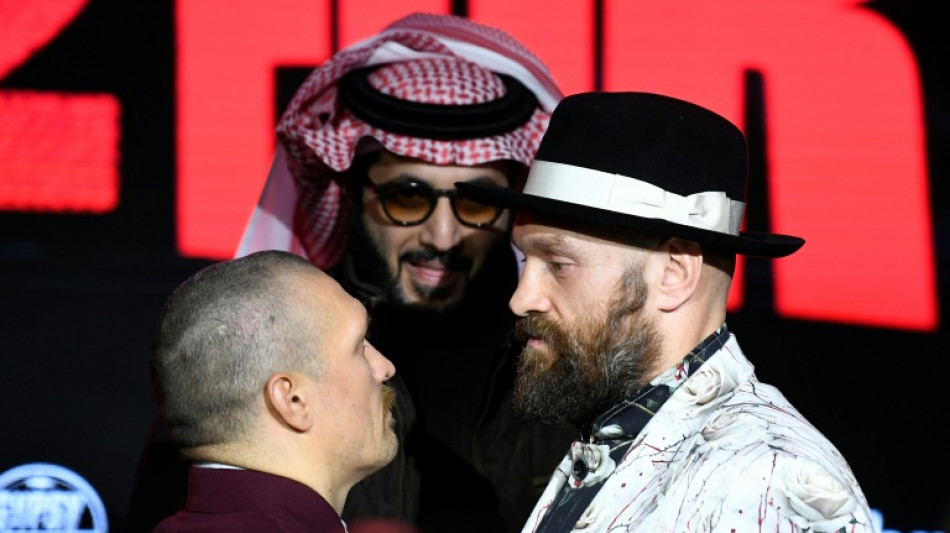 Boxe: Fury et Usyk se livrent &agrave; un face-&agrave;-face de 11 minutes avant leur combat