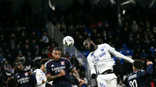 Ligue 1: Lyon cale à Auxerre, Nantes sauvé sur le fil