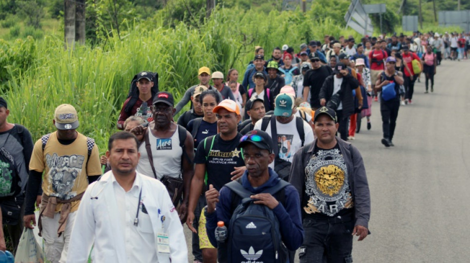 Caravana de migrantes parte do sul do M&eacute;xico rumo &agrave; capital ap&oacute;s pris&atilde;o de ativista