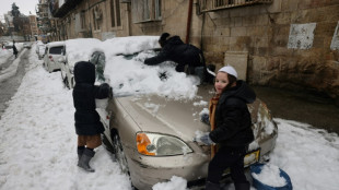 Una inusual nevada cubre de blanco Jerusalén