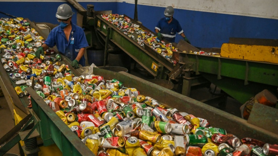 Do lixo &agrave;s prateleiras: Brasil &eacute; refer&ecirc;ncia em reciclagem de latas