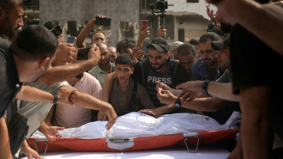 Funeral de cinco periodistas de Al Jazeera muertos en un bombardeo israel&iacute; en Gaza
