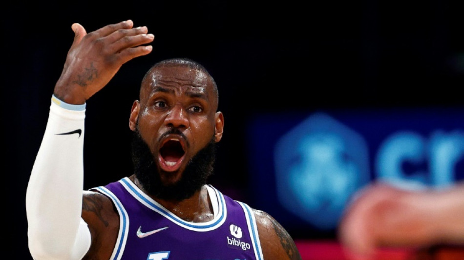 LeBron's 50 leads Lakers victory as 'Pop' sets NBA win mark