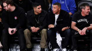 NBA: Kylian Mbapp&eacute; fait une apparition remarqu&eacute;e au match des Nets