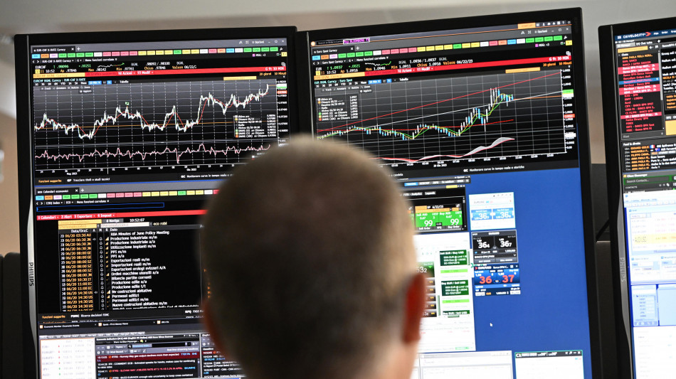 Lo spread tra Btp e Bund scende a 100 punti