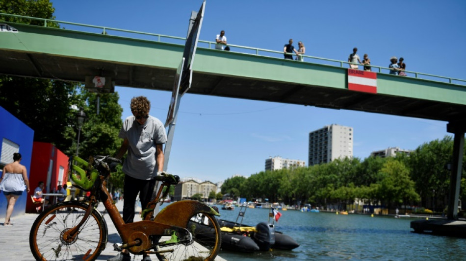 La p&ecirc;che au V&eacute;lib', une sp&eacute;cialit&eacute; parisienne