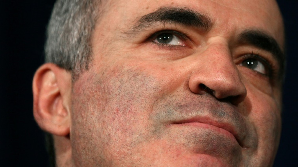 El presidente francés se equivoca al instar a Ucrania a hacer concesiones, afirma Kasparov