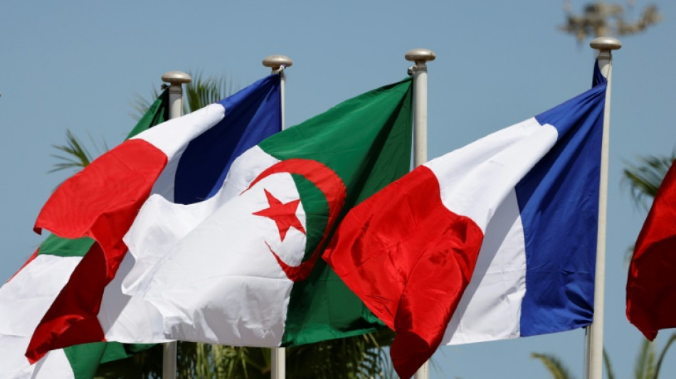 Le ton remonte d'un cran entre Paris et Alger