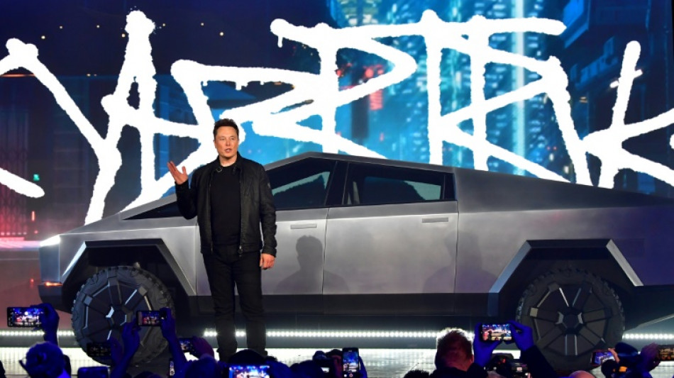 Tesla Cybertruck, a 'caminhonete' futurista de Elon Musk, pronta para apresenta&ccedil;&atilde;o