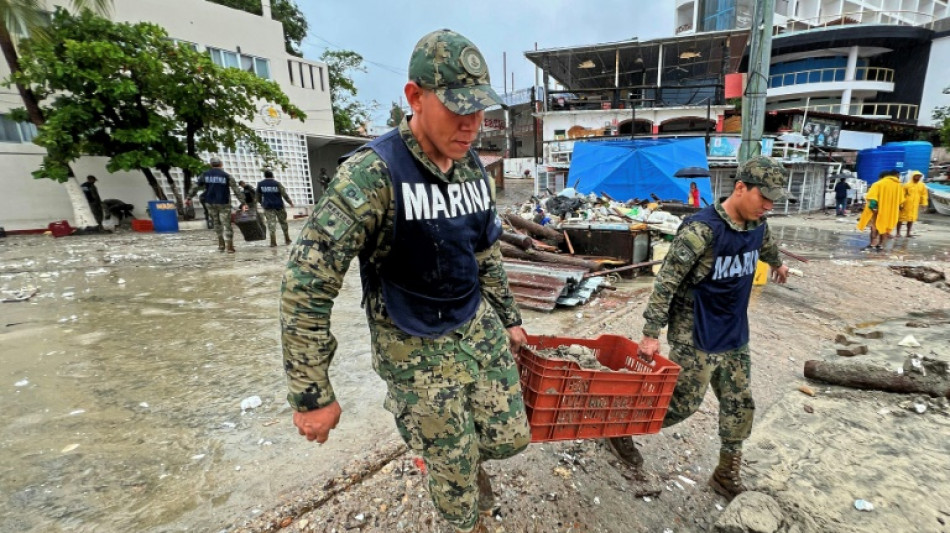 Erick se debilita a tormenta tropical mientras avanza por el sur de M&eacute;xico