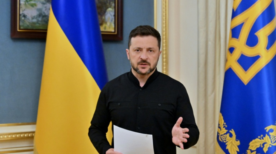 Zelensky acusa R&uacute;ssia de 'tentar ganhar tempo' para prosseguir com a invas&atilde;o