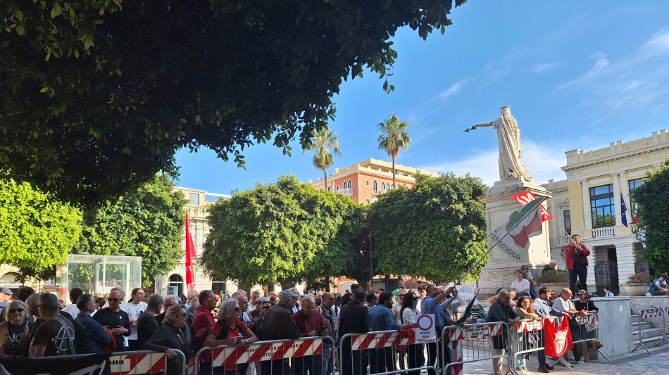 'No al ponte', sit-in a Reggio Calabria per visita Salvini