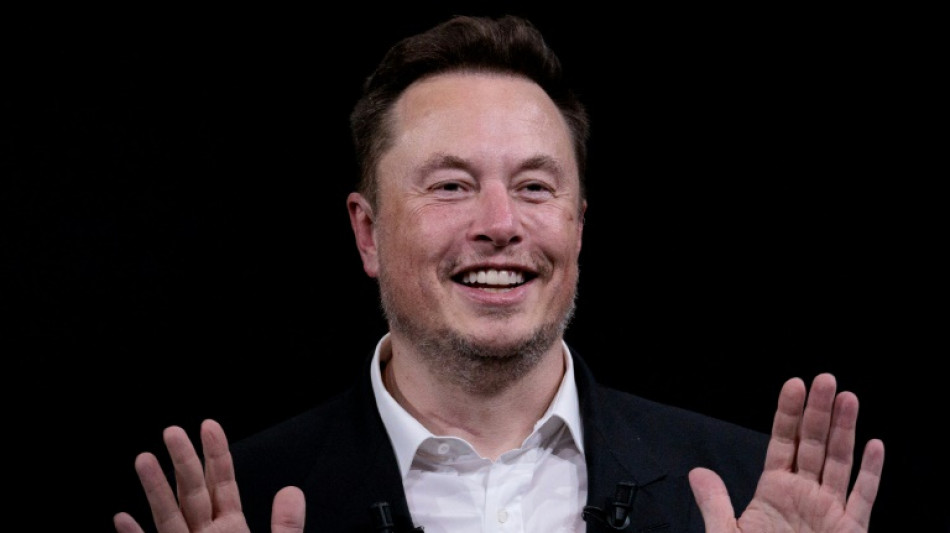 Em biografia, Musk &eacute; definido como um magnata atormentado por seus dem&ocirc;nios