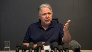 Garotinho afirma que manter&aacute; campanha ap&oacute;s decis&atilde;o preliminar do TRE-RJ