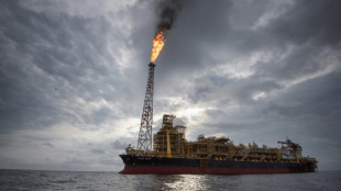 Incendie d'un navire pétrolier au Nigeria: 3 rescapés, 7 portés disparus