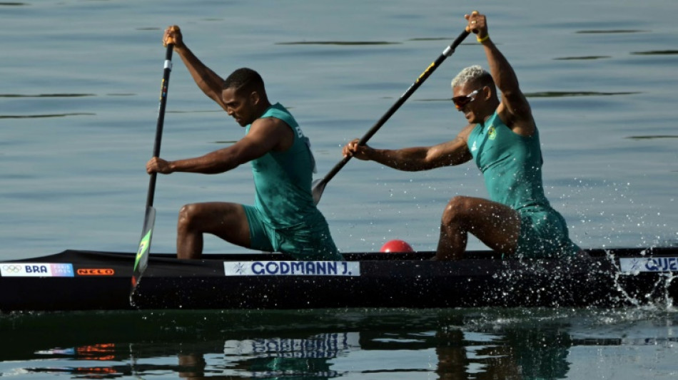 Isaquias Queiroz e Jacky Godmann avan&ccedil;am &agrave; semifinal ol&iacute;mpica na canoagem