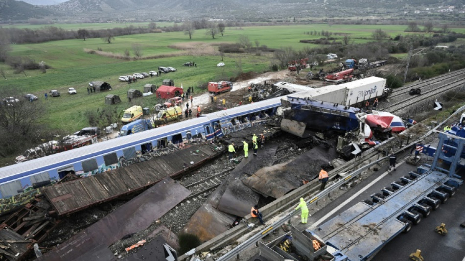 Huelga y protestas tras tragedia ferroviaria que dej&oacute; 57 muertos en Grecia