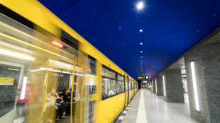 Rollstuhlfahrer von U-Bahn in Berlin mitgerissen und t&ouml;dlich verletzt