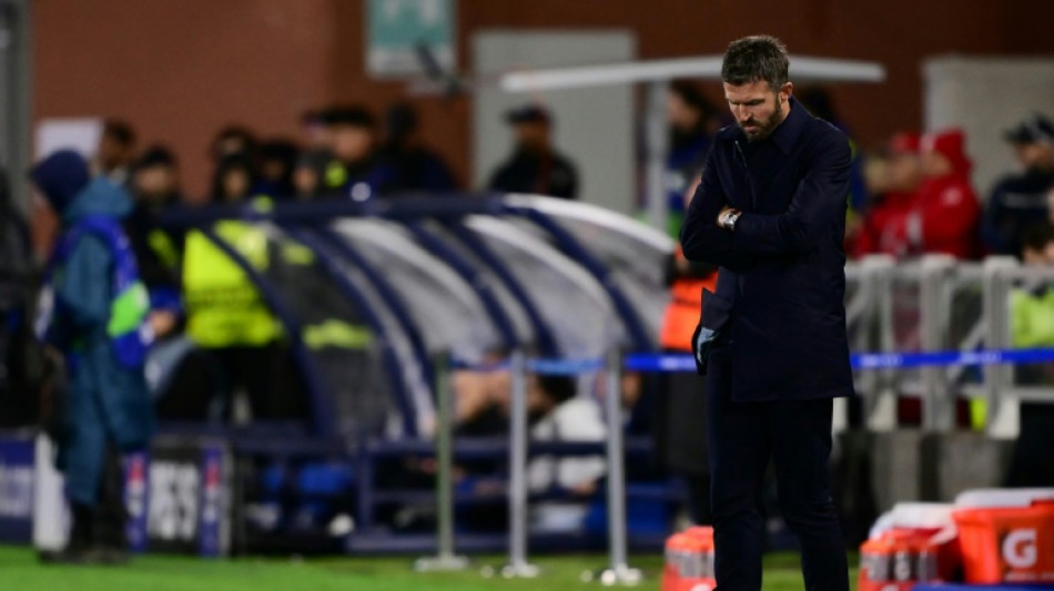 Carrick unconcerned over future despite 'unacceptable' Como loss