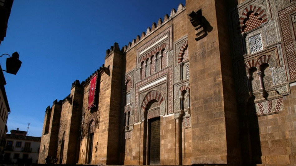 Hist&oacute;rica mesquita espanhola de C&oacute;rdoba reabre ap&oacute;s inc&ecirc;ndio