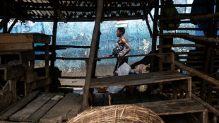 A luta de Serra Leoa para manter jovens gr&aacute;vidas nas escolas