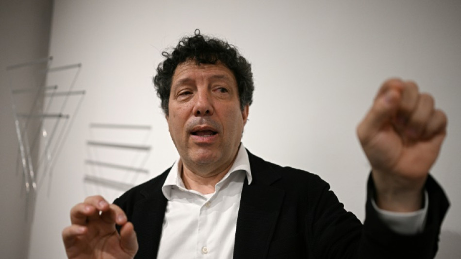 Retour sur terre v&eacute;n&eacute;zu&eacute;lienne pour Crespin et ses &oelig;uvres en apesanteur