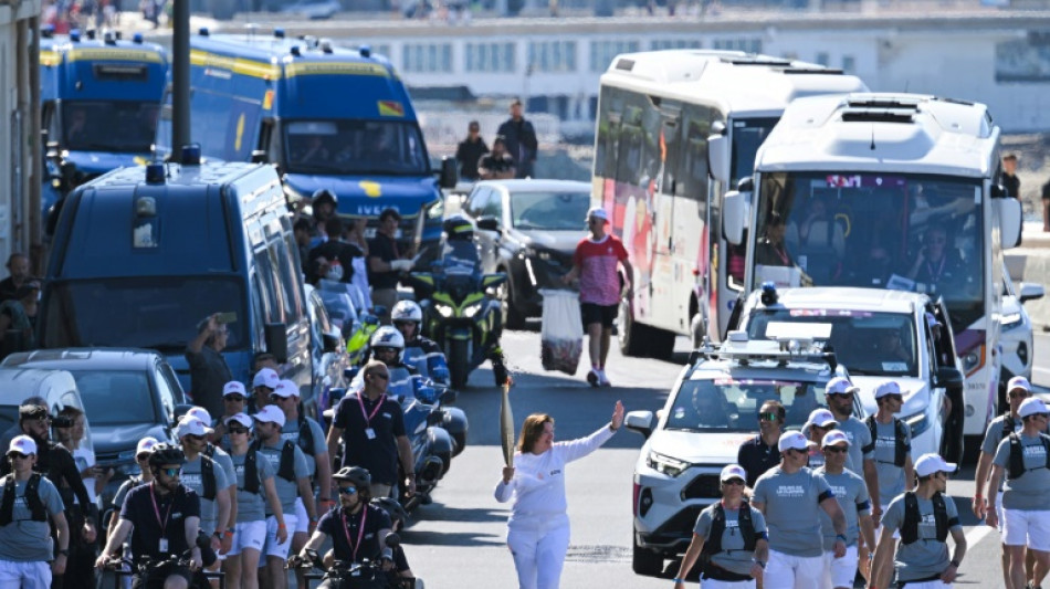 La flamme olympique a poursuivi son parcours &agrave; travers la France par le Var