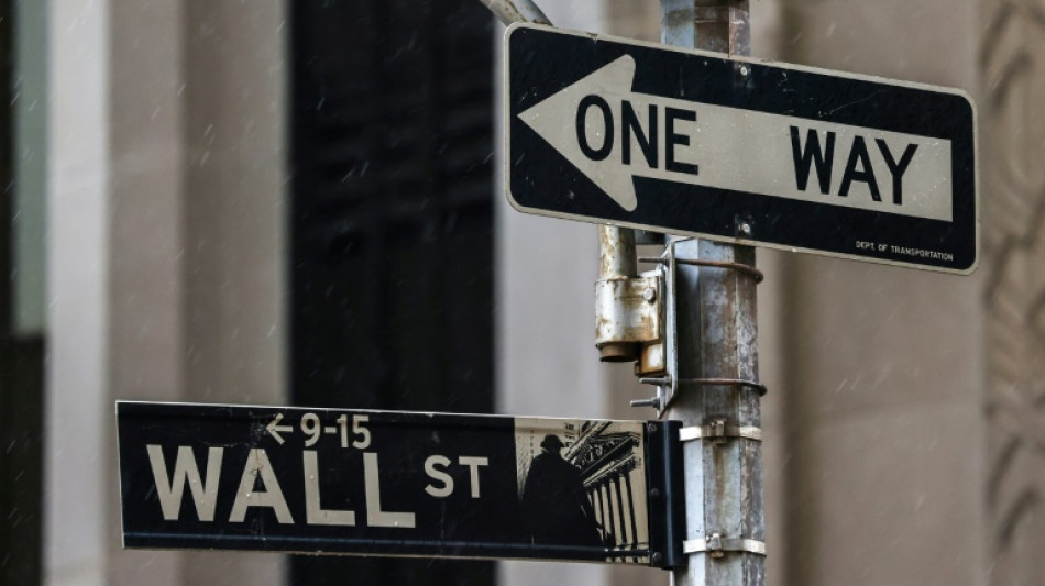 Wall Street en ordre dispers&eacute; pour terminer une mauvaise semaine