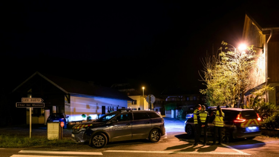 Triple infanticide en Haute-Savoie, la m&egrave;re toujours recherch&eacute;e