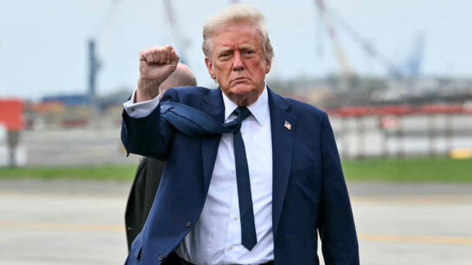 Apr&egrave;s 100 jours, Trump "passe un tr&egrave;s bon moment" mais les Am&eacute;ricains d&eacute;chantent