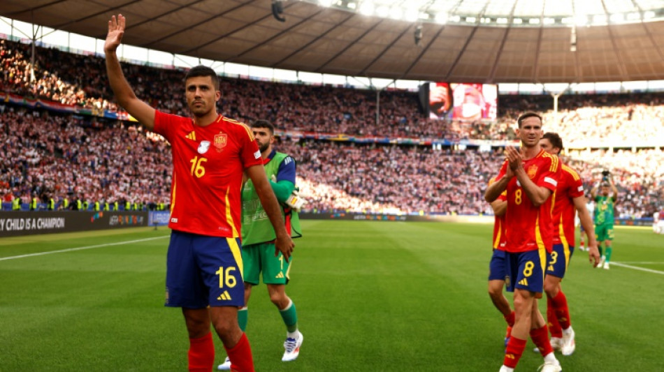 Espanha estreia na Eurocopa com vit&oacute;ria (3-0) sobre a Cro&aacute;cia