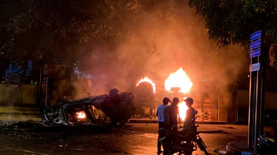 Toque de queda en Sri Lanka tras violencia y renuncia del primer ministro