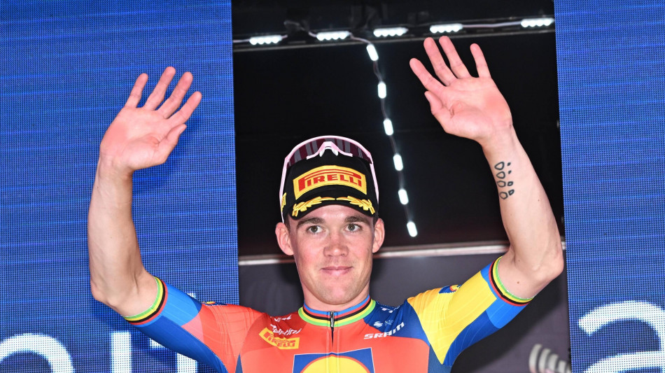 Giro: il leader Pedersen prolunga con la Lidl-Trek