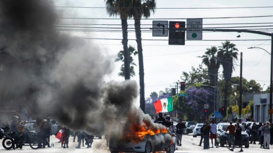 Trump d&eacute;ploie la Garde nationale en Californie sur fond d'&eacute;meutes anti-expulsions