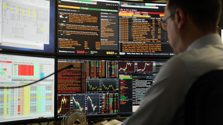 Borsa: Milano apre in ribasso, Ftse Mib -0,46%