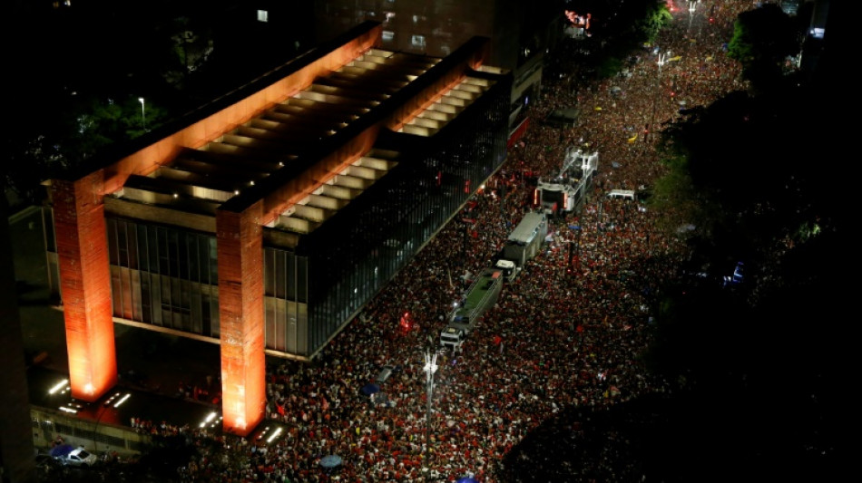 Rires, larmes et pri&egrave;res au Br&eacute;sil &agrave; l'annonce de la victoire de Lula