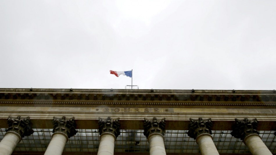 La Bourse de Paris sous les 8.000 points, le taux fran&ccedil;ais continue de flamber